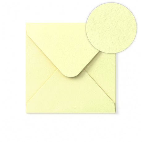 Busta colore avorio con effetto martellato 155x155 mm